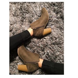 Old navy army green booties